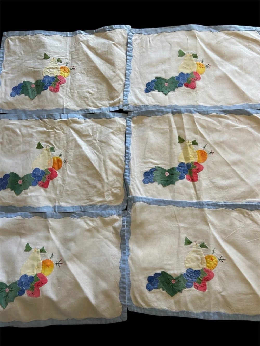 Vintage Fruit Theme Appliqué Placemat Napkin Set of 6  Scalloped Edge